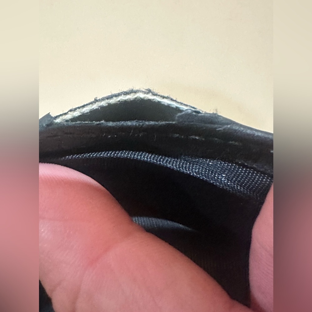 Gucci Black Monogrammed Men’s Bifold Wallet - Picture 8 of 13